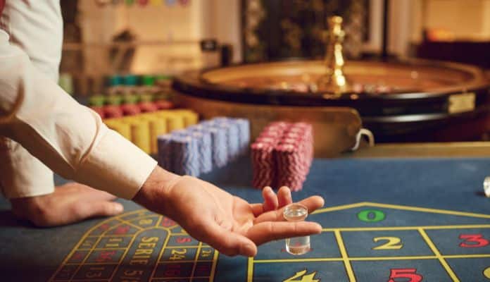 Funciones del croupier en la ruleta